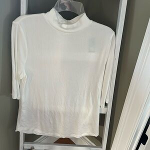 Woman’s Gap ribbed T mock neck, 3/4 sleeve. XL